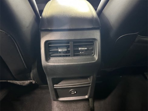 Used 2022 Ford Edge SEL image 17