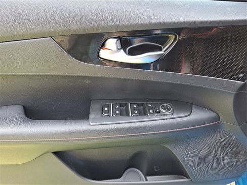 Used 2022 Kia Forte GT image 10