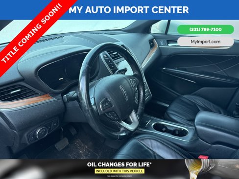 Used 2017 Lincoln MKC Select image 8