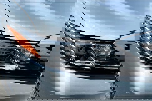 Used 2019 Toyota Camry SE image 25