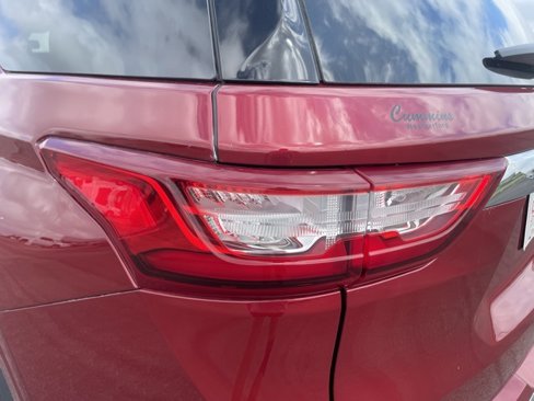 Used 2020 Chevrolet Traverse High Country image 11