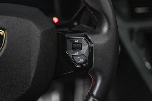 Used 2019 Lamborghini Aventador S image 35