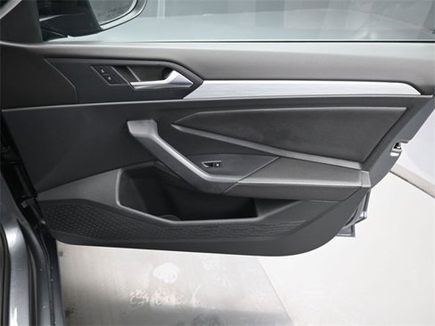 Certified 2025 Volkswagen Jetta Sport image 31
