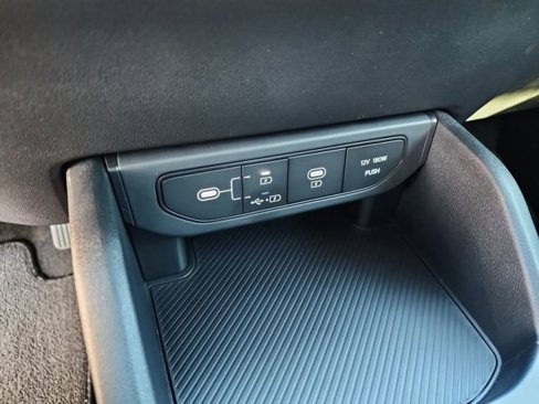 New 2025 Kia K4 LXS image 17