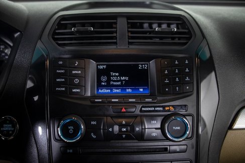 Used 2016 Ford Explorer XLT image 27