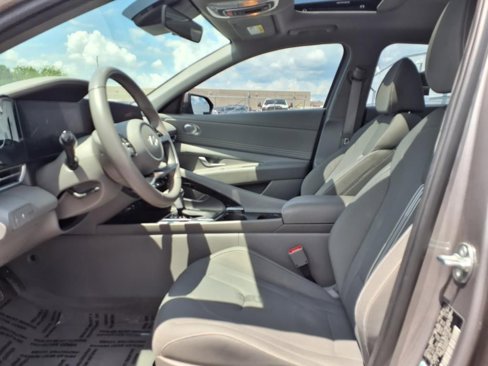 Used 2024 Hyundai Elantra SEL w/ Convenience Package image 14