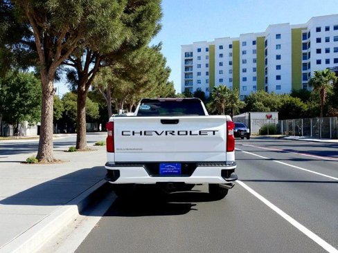 Used 2019 Chevrolet Silverado 1500 Custom w/ Trailering Package image 4