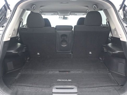 Used 2016 Nissan Rogue SV image 25