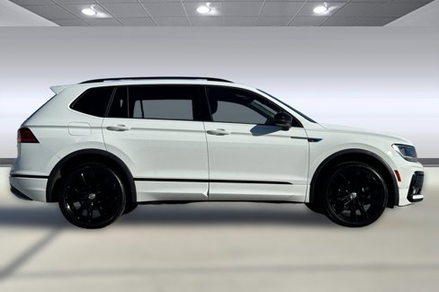 Used 2021 Volkswagen Tiguan SE image 2