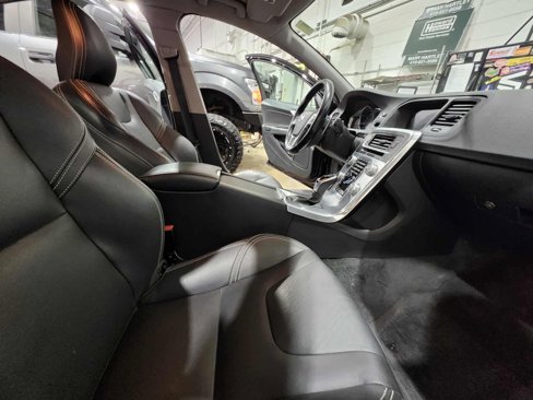Used 2018 Volvo S60 T5 Dynamic w/ Vision Package image 21
