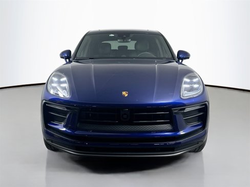 Certified 2025 Porsche Macan image 10