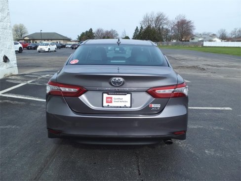 Used 2020 Toyota Camry XLE image 4