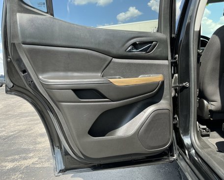 Used 2017 GMC Acadia SLE image 44