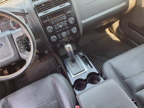 Used 2010 Ford Escape Limited image 9