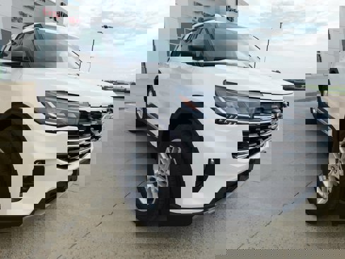 New 2025 Ford Explorer Active image 6