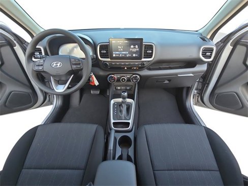 New 2025 Hyundai Venue SE image 9