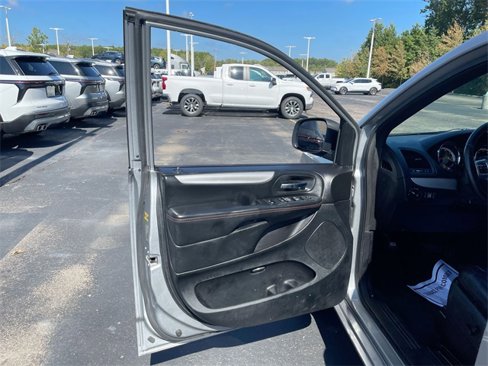 Used 2018 Dodge Grand Caravan GT image 20