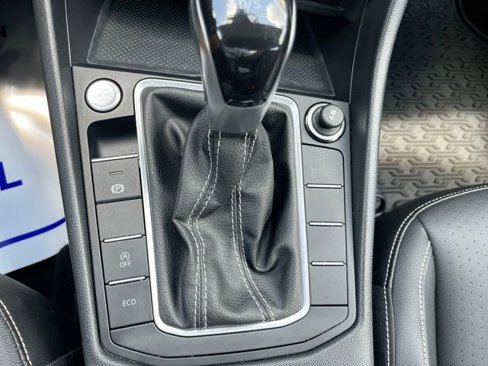 Used 2022 Volkswagen Jetta SE image 27