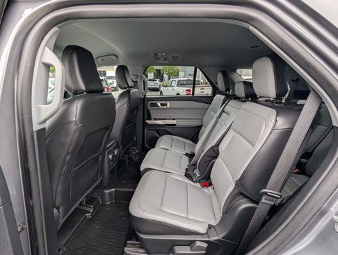 Certified 2021 Ford Explorer XLT w/ Equipment Group 202A image 15
