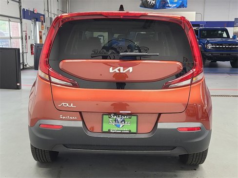 Used 2022 Kia Soul LX image 6