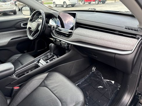 Used 2022 Jeep Compass Latitude image 13