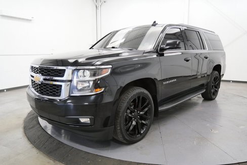 Used 2019 Chevrolet Suburban LT image 3