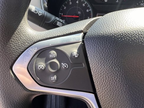 Used 2023 Chevrolet Traverse LS image 21