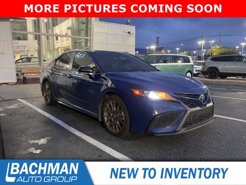 Used 2023 Toyota Camry SE image 1