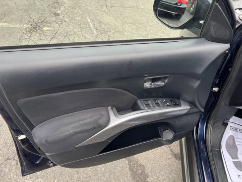 Used 2012 Mitsubishi Outlander SE image 19