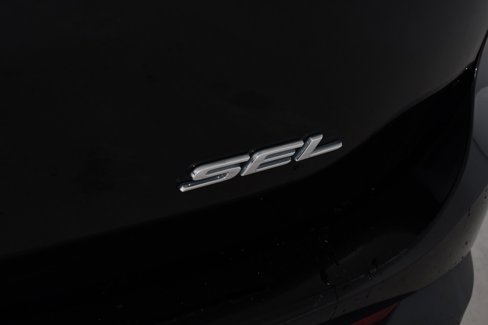 Used 2018 Ford Edge SEL w/ Equipment Group 201A image 22