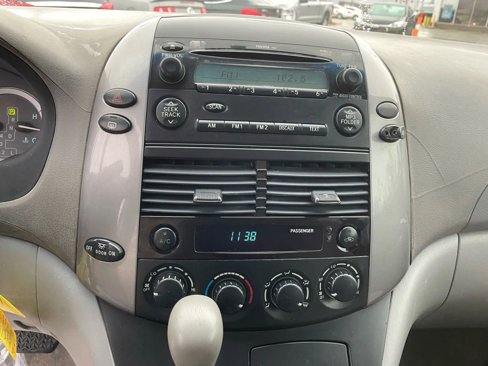 Used 2006 Toyota Sienna CE image 23