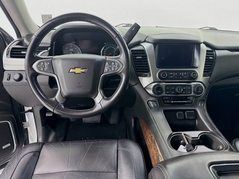 Used 2017 Chevrolet Suburban LT image 23
