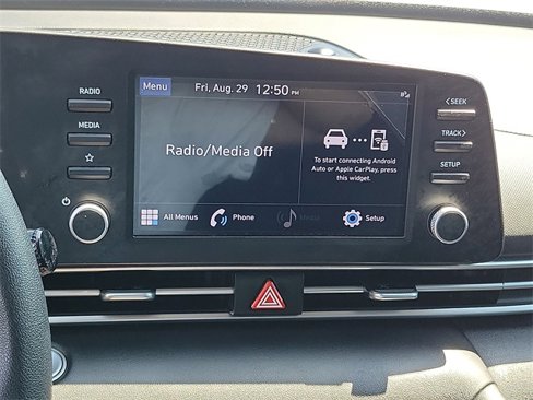 Used 2023 Hyundai Elantra SEL w/ Preferred Accessory Package image 8