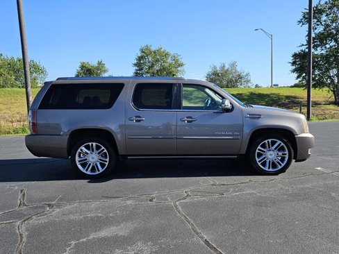 Used 2014 Cadillac Escalade ESV Premium image 13