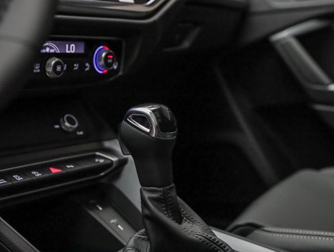 New 2025 Audi Q3 2.0T Premium image 24