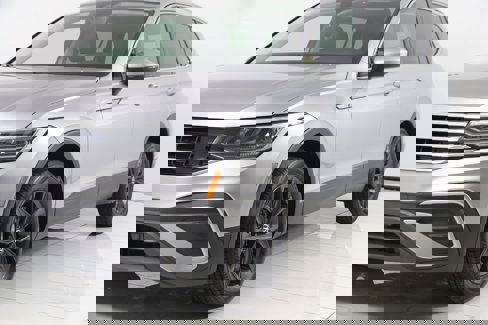 Used 2022 Volkswagen Tiguan SE image 54