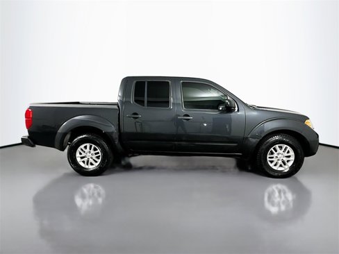 Used 2015 Nissan Frontier SV image 8