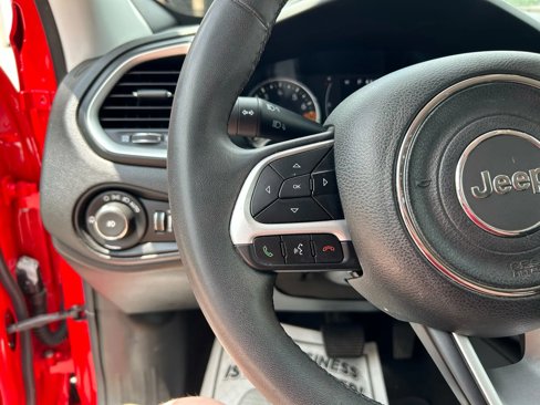 Used 2019 Jeep Renegade Latitude image 14