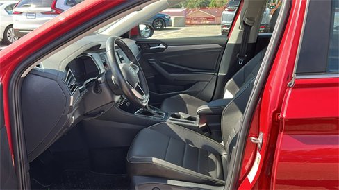 Used 2023 Volkswagen Jetta SE image 10