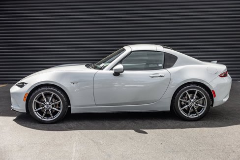Used 2017 MAZDA MX-5 Miata RF Grand Touring image 2