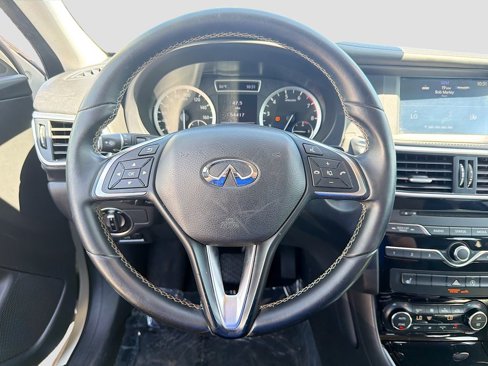 Used 2018 INFINITI QX30 Premium w/ Cargo Package image 11