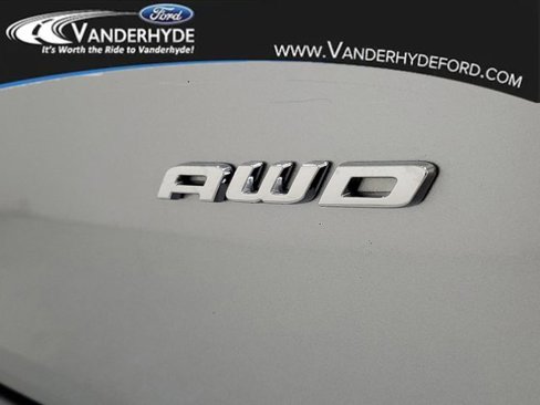 Used 2023 Ford Edge SEL image 6