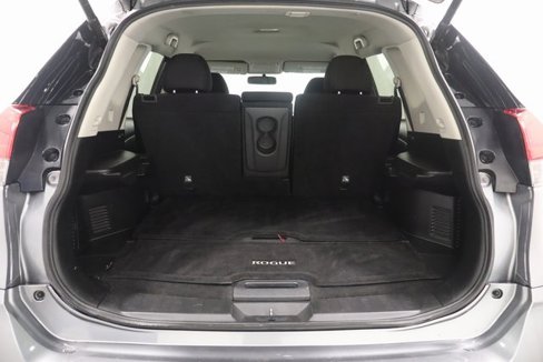 Used 2018 Nissan Rogue SV w/ Premium Package image 17