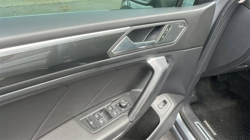 Used 2019 Volkswagen Tiguan SEL Premium R-Line image 13