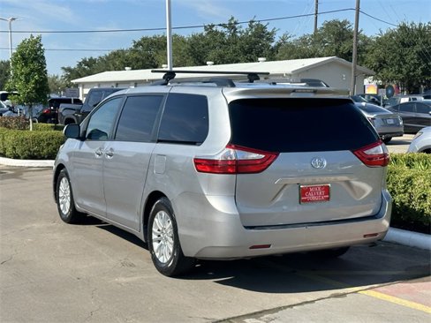 Used 2016 Toyota Sienna XLE image 5