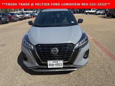 Used 2021 Nissan Kicks SR w/ SR Premium Package image 2