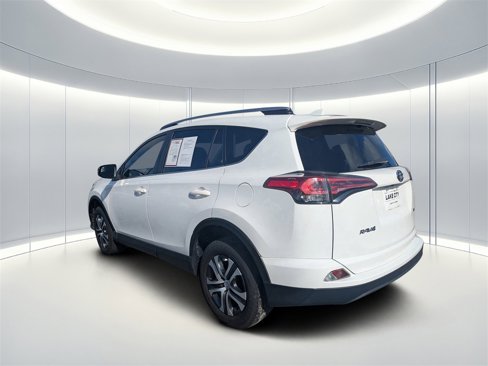 Used 2018 Toyota RAV4 LE image 5