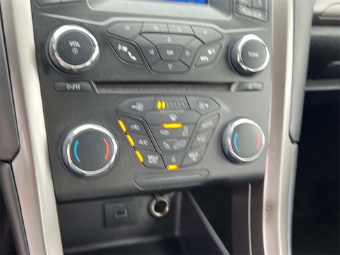 Used 2017 Ford Fusion SE image 19