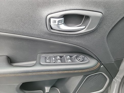 Used 2021 Jeep Compass Limited image 5