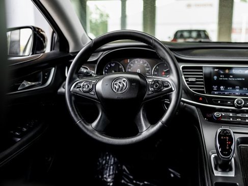 Used 2017 Buick LaCrosse Essence image 11